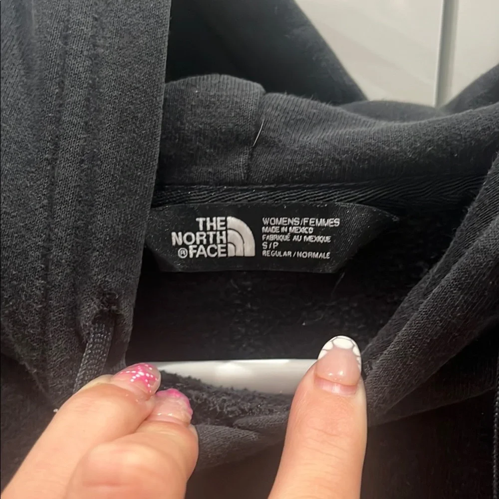 The North Face Black and White Logo Hoodie - Picture 2 of 3